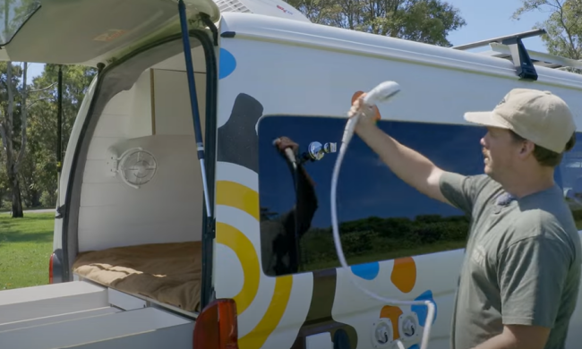 Toyota Hiace H200, скріншот: YouTube
