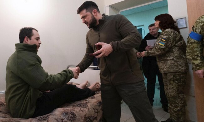 Зеленский навестил раненых. Фото: Facebook