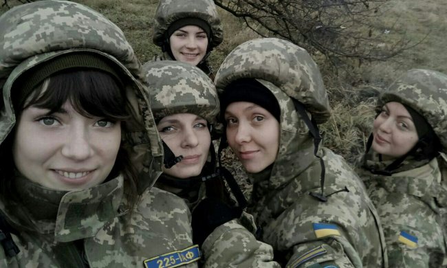 Молодая украинка поразила мужеством на Донбассе: вот пример для подражания и уважения