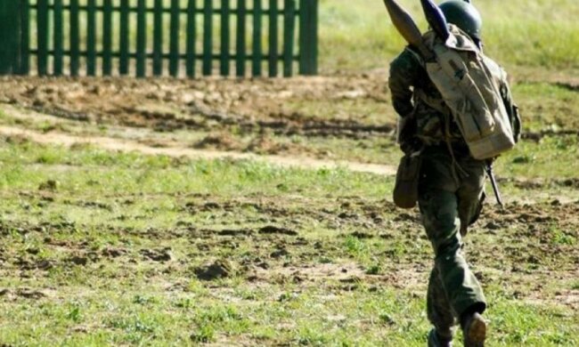 Правоохоронці затримали озброєного дезертира