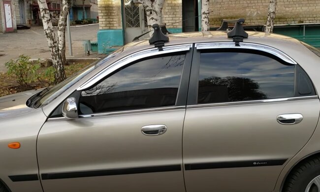 Тонированный автомобиль. Фото: скрин youtube