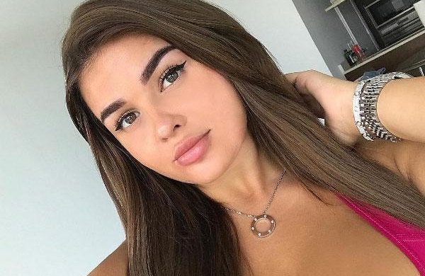 Російська Кардашьян насмішила силіконом упереміш з фотошопом: як гумова