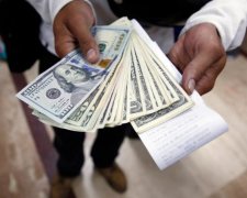 Курс знущається щодня: чого чекати від гривні до кінця місяця
