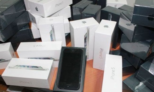 У столиці вилучили контрабандну продукцію Apple вартістю понад один млн грн