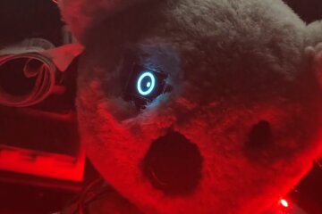 Персонаж Five Nights at Freddy's став реальністю: ChatGPT вставили у плюшеву коалу