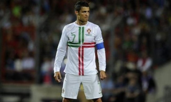 Роналду считает Францию фаворитом в финале Евро-2016