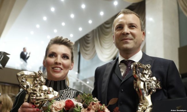 Попов и Скабеева