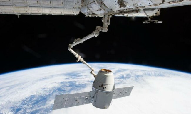 Космический грузовик успешно состыковался с МКС