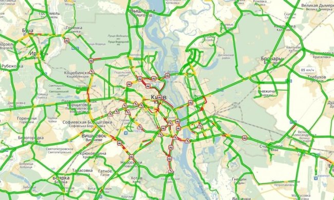 Пешком быстрее: Киев стоит в 7-балльных пробках