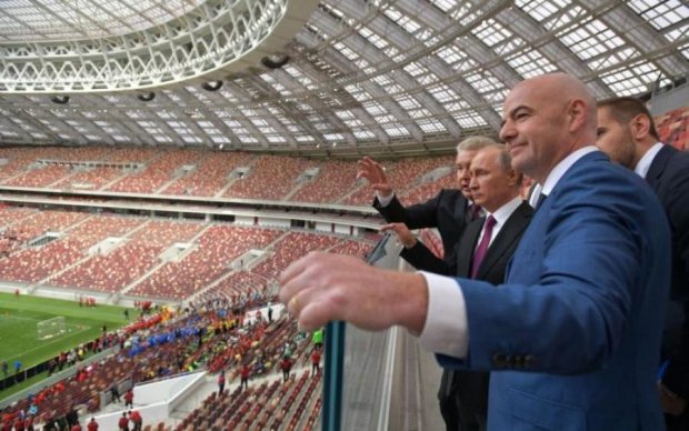 Корявые вопящие бомжи: "гостеприимный" российский политик поздравил фанатов футбола