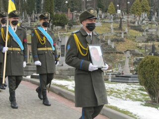 У Львові провели в останню путь відомого медика Ігоря Ільківа. Фото: Петро Жукровський