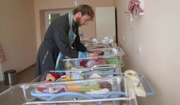 Родители отказались от новорожденной тройни