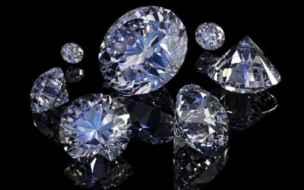 Ученые нашли в алмазах кое-что неожиданное
