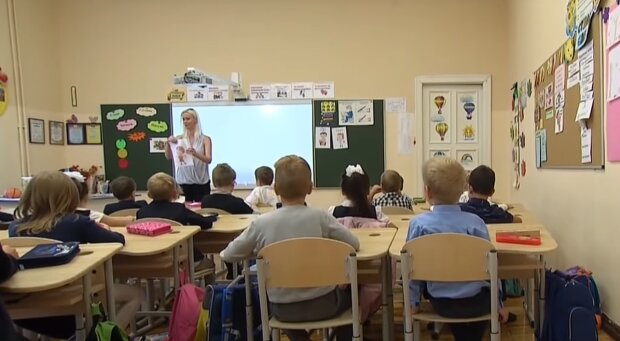 Дети в школе, скриншот: Youtube