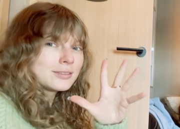 Тейлор Свіфт без макіяжу, кадр з відео