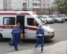 Дика НП в Москві: шестеро людей порізали вени прямо у суді