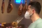 Зеленського потягнуло до м'яса після зустрічі з журналістами - "В масці можна залишатися непоміченим"