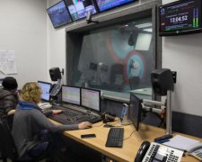 У Києві парочка влаштувала інтим-побачення прямо на радіостанції: відео