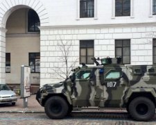 В Киеве на Майдане заметили военные броневики (фото)