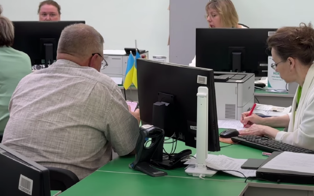Що обов'язково потрібно знати одержувачам пенсій та соцвиплат