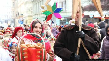 Вертеп, Рождественский дидух и колядки: лучшие праздничные фото из Украины и мира