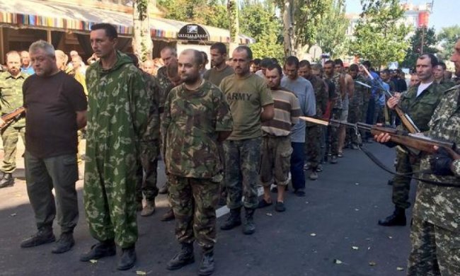 В полоні бойовиків перебуває більше 300 військових та цивільних