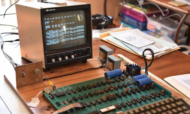 Перший комп'ютер Apple продали за неймовірну суму