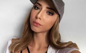 Все показала: дочь Эминема уже давно не маленькая девочка