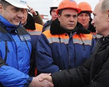 На грузовике по трупам: художник показал жесткую карикатуру на Керченский мост