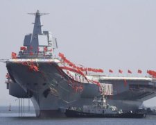 300-метрова китайська "геніталія" вирушила у бойовий похід: фото