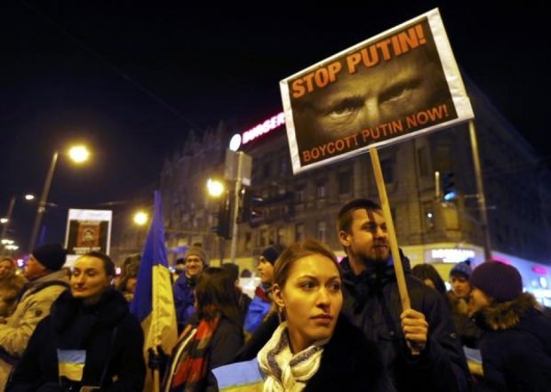 Тисячі угорців вийшли протестувати проти візиту Путіна