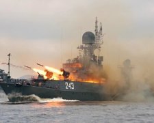 Російські окупанти тренуються захищати Крим