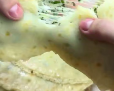 Млинці з начинкою, кадр з відео