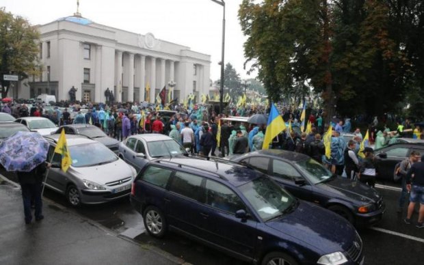 Митинг евроблях в Киеве: блогер показал свет в конце тоннеля