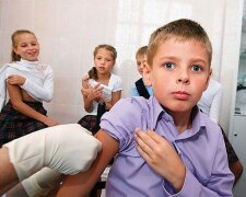 Дитяча вакцинація. Фото з відкритих джерел