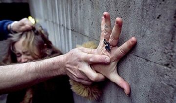 Німецькі жінки потерпають від домагань мігрантів
