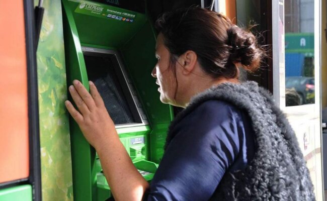 Новая мошенническая схема у банкоматов: фото: akket.com