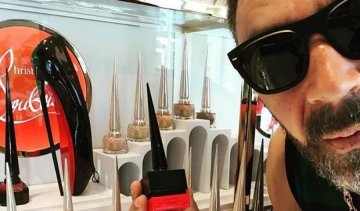 Сергей Шнуров обул жену в лабутены