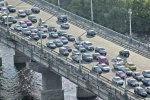Ремонт моста Патона паралізує Київ
