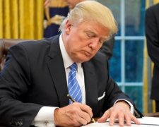 Трамп відклав підписання скандального указу