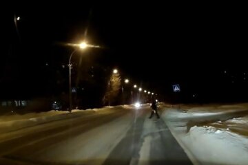 Таксі знесло жінку на Херсонщині