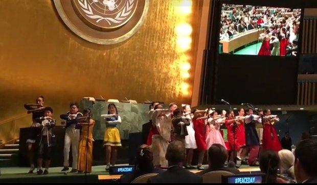 Неформальное заседание ООН развлекали "Калинкой-малинкой"