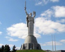 В Минкульте объяснили, почему декомуназация обошла Родину-Мать
