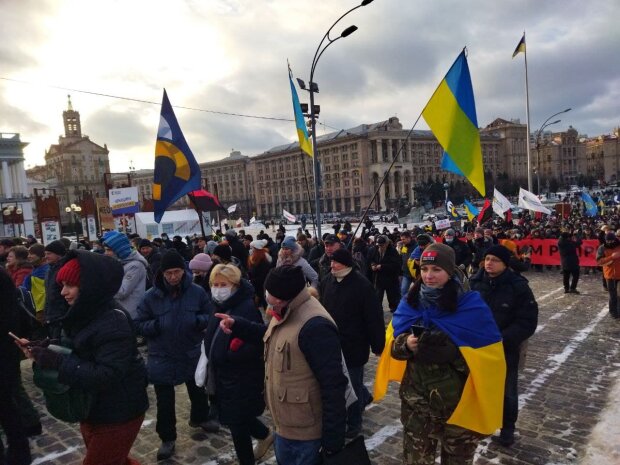 Мітинг на підтримку Петра Порошенка в центрі Києва, фото Знай.ua