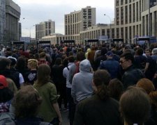 Блокування Telegram вивело тисячі москвичів на протест: пряма трансляція