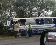 У жахливій аварії на Львівщині загинув водій