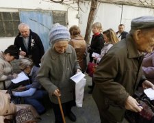 Эксперты оценили шокирующую пропасть между пенсиями чиновников и рядовых украинцев