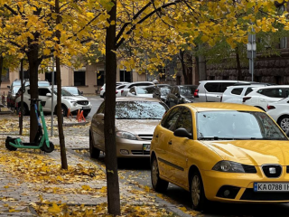 Київ, машини, фото із соцмереж