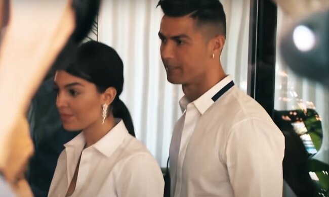 Криштиану Роналду и Джорджина Родригес. Фото: скриншот youtube