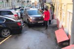 Кияни провчили "дефективну" героїню паркування